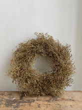 Carica l&#39;immagine nel visualizzatore di Gallery, Ghirlanda gipsofilia oro essiccata 25 cm