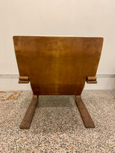 Carica l&#39;immagine nel visualizzatore di Gallery, Poltrona in legno curvato attribuzione Alvar Aalto, anni &#39;70