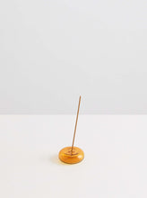 Carica l&#39;immagine nel visualizzatore di Gallery, Maison Balzac | Portaincenso in vetro color ambra
