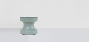 Llot llov Berlin | Vaso in alluminio verniciato Medeia bold color pigeon