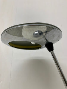 Lampada da tavolo o scrivania in metallo cromato anni 60
