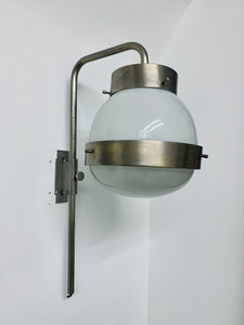 Lampada da parete modello ‘Delta’ - Sergio Mazza per Artemide