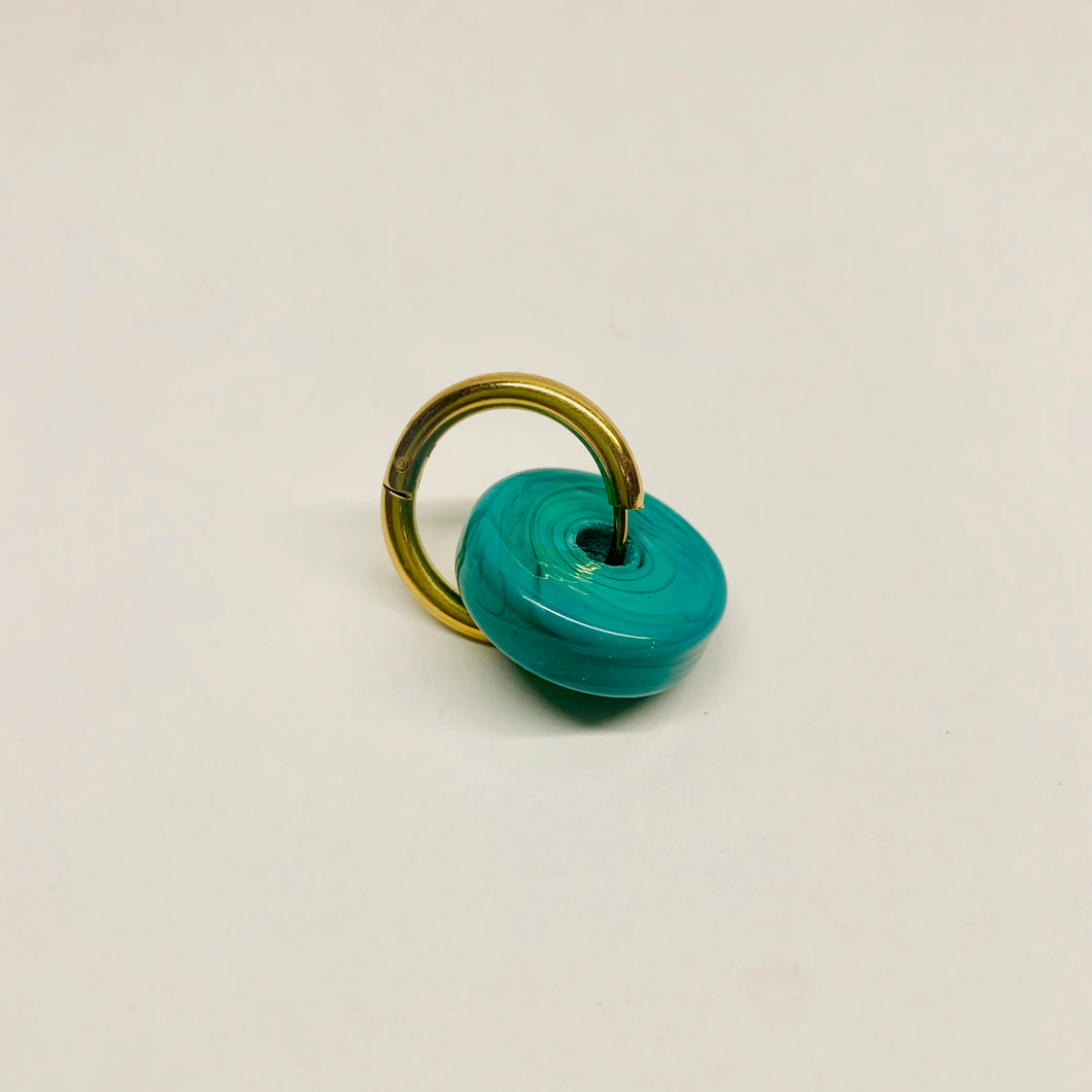 Mapi Jewelry | Orecchino Pac-Man colore verde petrolio
